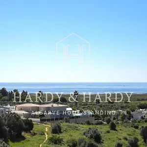 rare-chic-cosy-apartment-with-wonderful-sea-views-near.hotelaalgarve.com/
